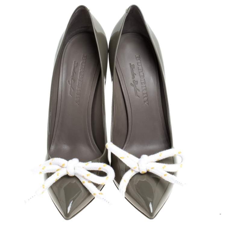 Pre Owned Burberry Grey Patent Leather Finsbury Pointed Toe Pumps Size 39.5