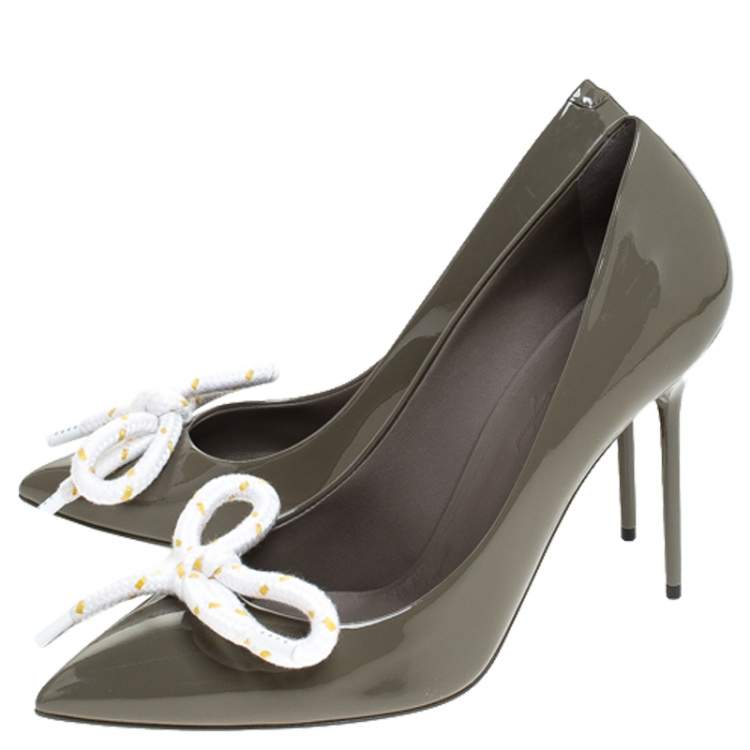 Pre Owned Burberry Grey Patent Leather Finsbury Bow Pointed Toe Pumps Size 40