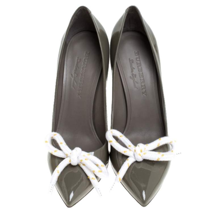 Pre Owned Burberry Grey Patent Leather Finsbury Bow Pointed Toe Pumps Size 40