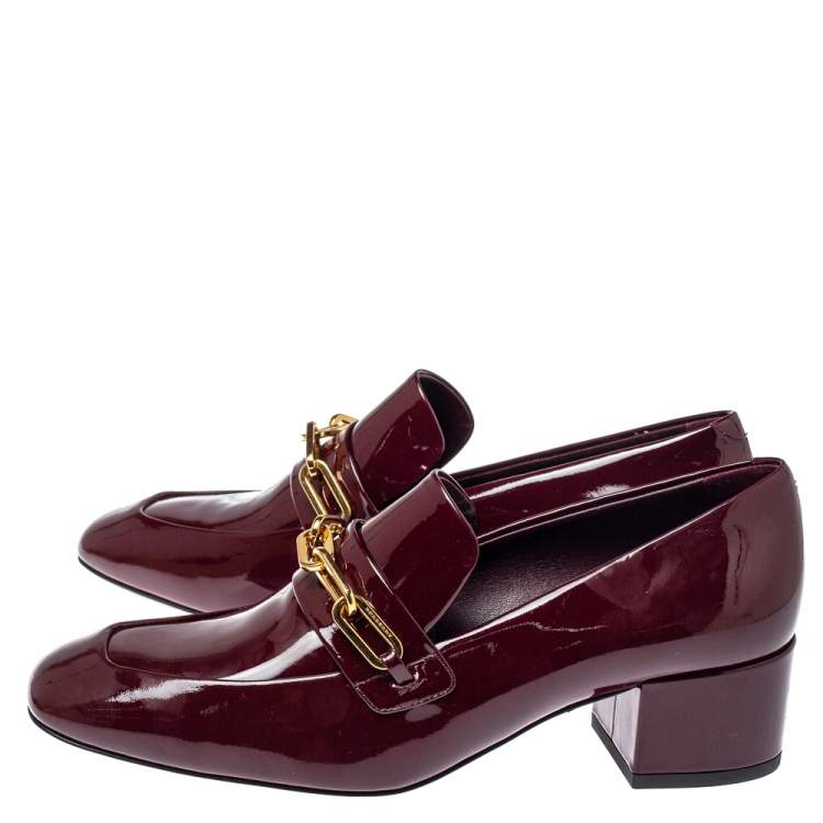 Pre Owned Burberry Burgundy Patent Leather Chain Link Loafers Size 38.5