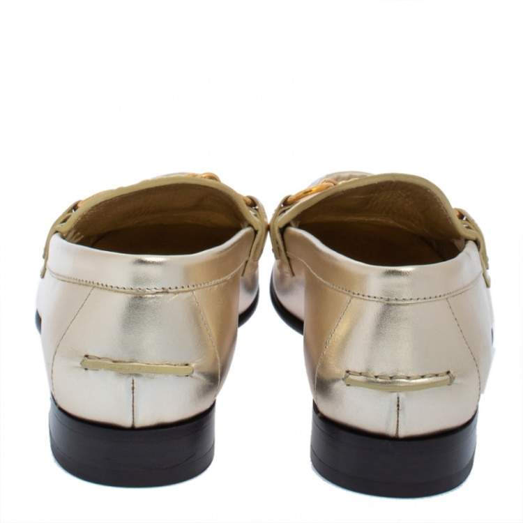 Pre Owned Burberry Metallic Gold Leather Solway Chain Detail Slip On Loafers Size 39.5