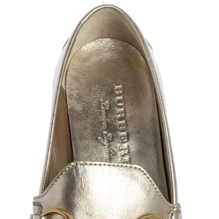 Pre Owned Burberry Metallic Gold Leather Solway Chain Detail Slip On Loafers Size 39.5