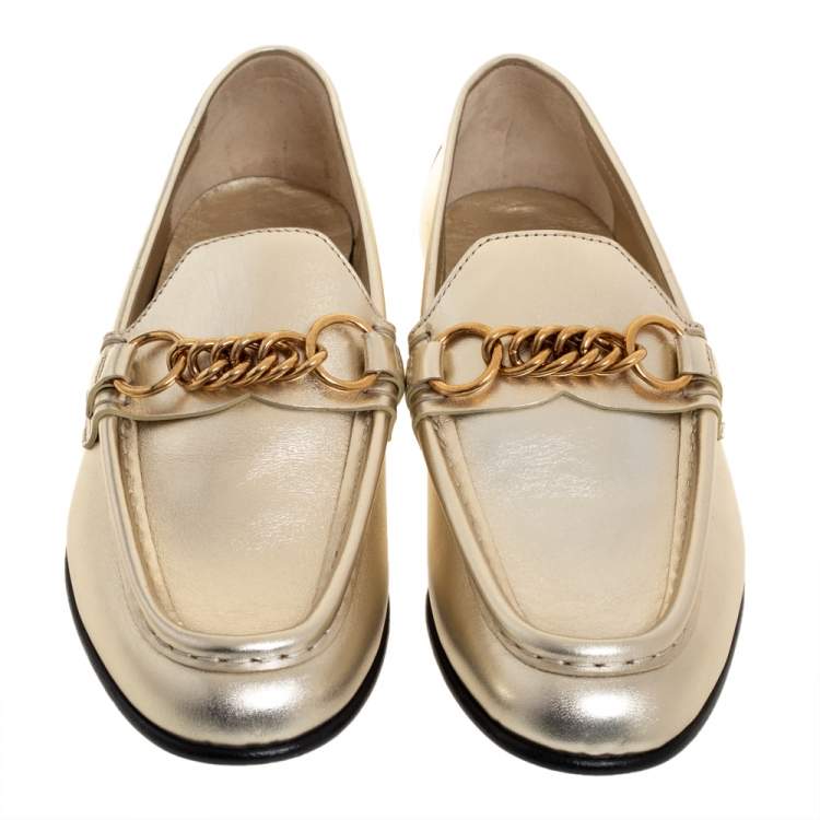 Pre Owned Burberry Metallic Light Gold Leather Solway Chain Detail Slip On Loafers Size 37.5