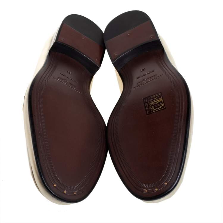 Pre Owned Burberry Gold Leather Solway Chain Detail Slip On Loafers Size 39