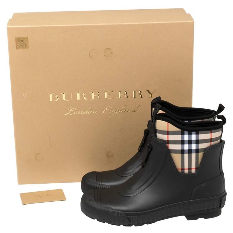 Pre Owned Burberry Black/Beige Vintage Check Neoprene and Rubber Flinton Rain Boots Size 38