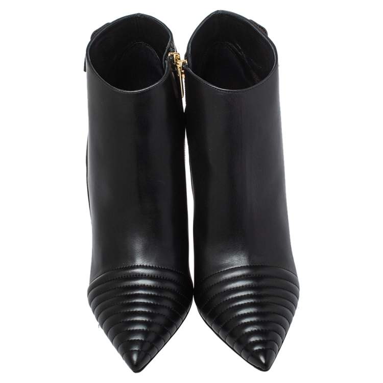 Pre Owned Burberry Black Leather Zipper Detail Ankle Boots Size 40