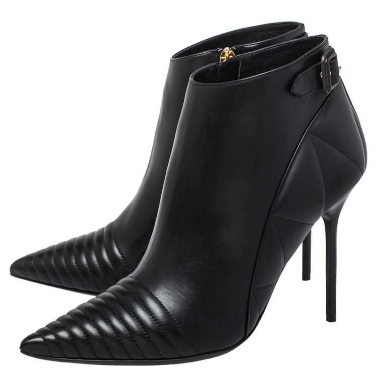 Pre Owned Burberry Black Leather Zipper Detail Ankle Boots Size 40