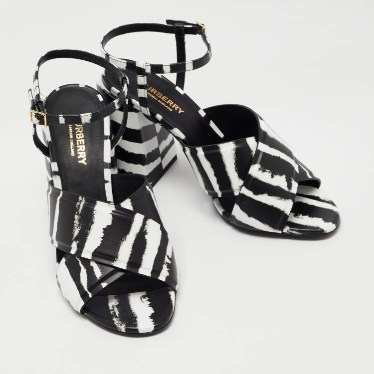Pre Owned Burberry White/Black Leather Castlebar Ankle Strap Sandals Size 39