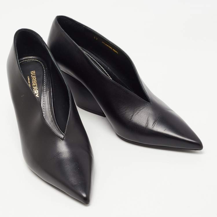 Pre Owned Burberry Black Leather Vneck Pointed Toe Pumps Size 37
