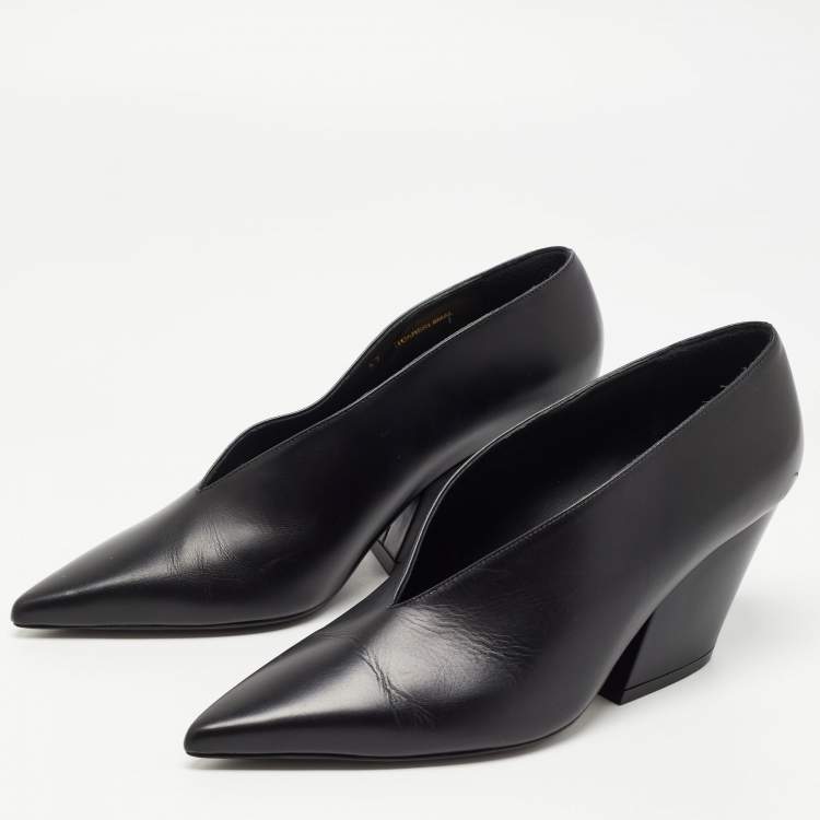 Pre Owned Burberry Black Leather Vneck Pointed Toe Pumps Size 37
