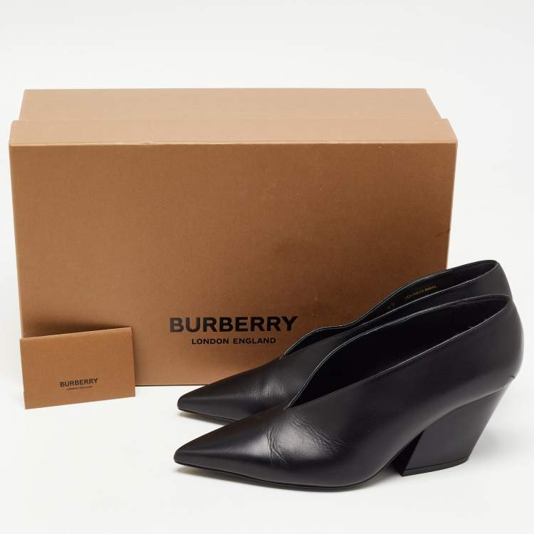 Pre Owned Burberry Black Leather Vneck Pointed Toe Pumps Size 37