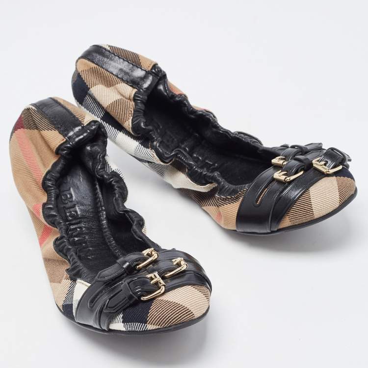 Pre Owned Burberry Brown/Black Novacheck Canvas and Leather Buckle Scrunch Ballet Flats Size 37