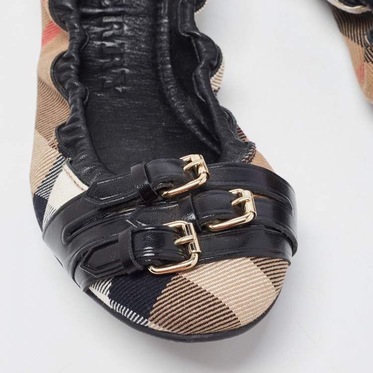 Pre Owned Burberry Brown/Black Novacheck Canvas and Leather Buckle Scrunch Ballet Flats Size 37