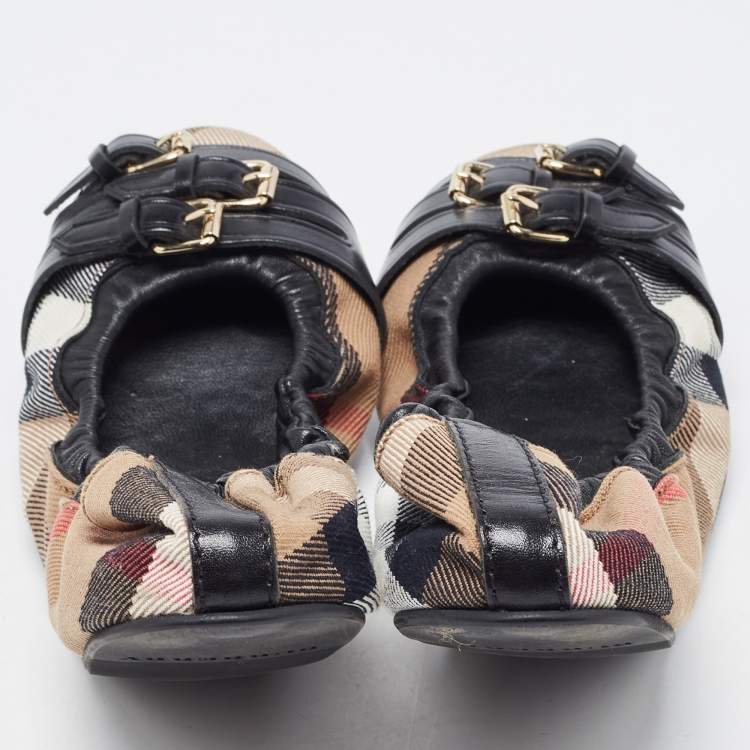 Pre Owned Burberry Brown/Black Novacheck Canvas and Leather Buckle Scrunch Ballet Flats Size 37