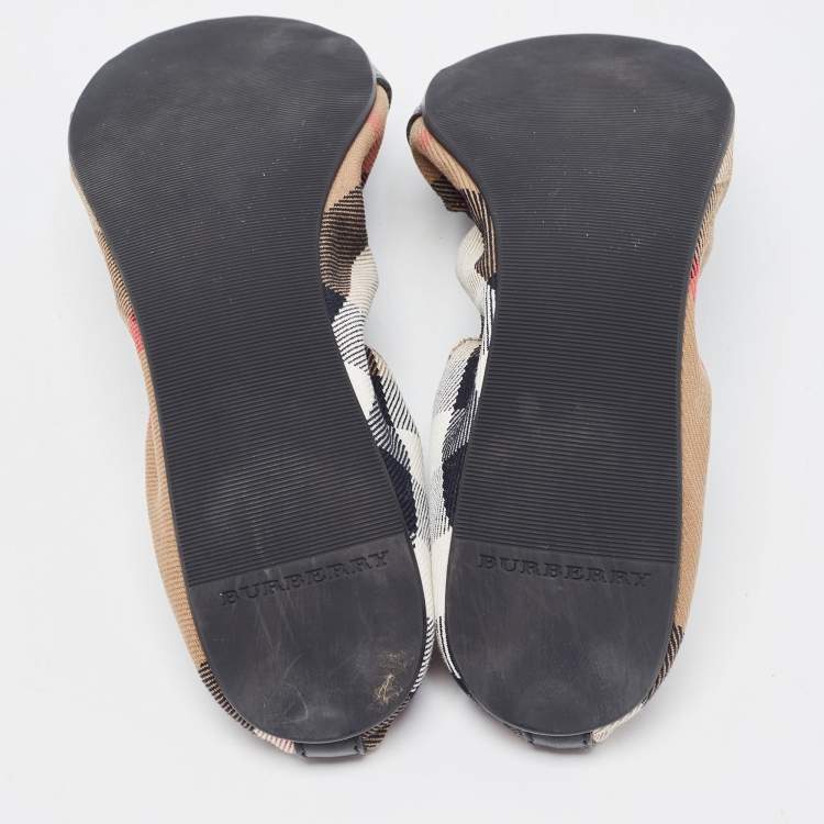 Pre Owned Burberry Brown/Black Novacheck Canvas and Leather Buckle Scrunch Ballet Flats Size 37