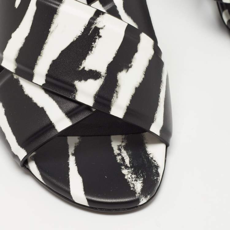 Pre Owned Burberry Black/White Leather Castlebar Ankle Strap Sandals Size 39