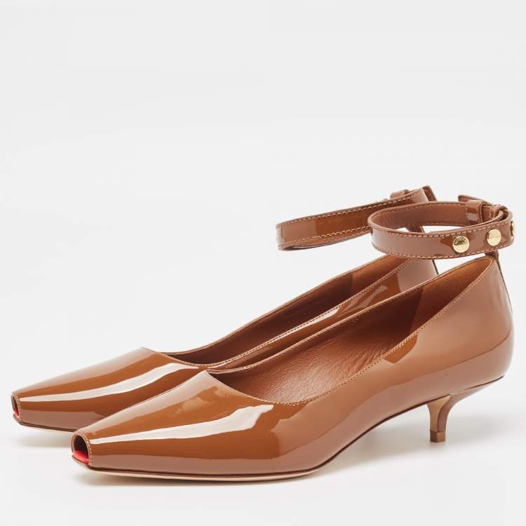 Pre Owned Burberry Brown Patent Leather Dill Kitten Heel Pumps Size 38.5