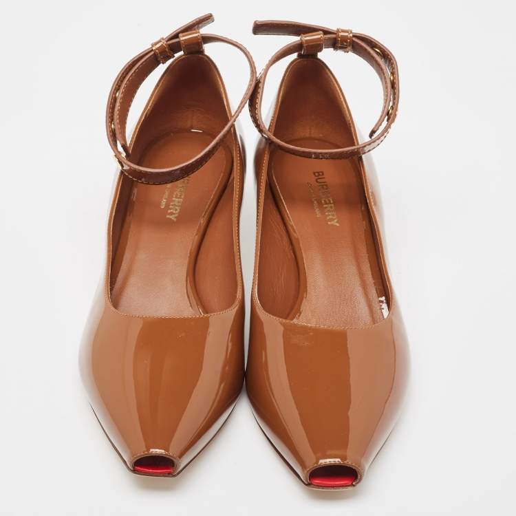 Pre Owned Burberry Brown Patent Leather Dill Kitten Heel Pumps Size 38.5