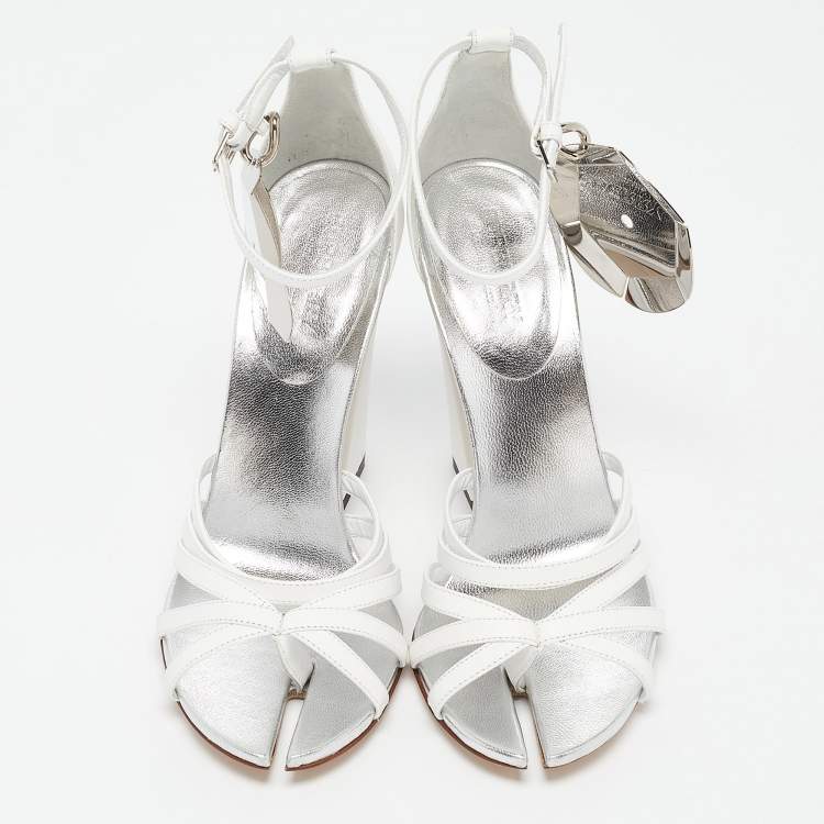 Pre Owned Burberry White Leather Split-Toe Hove Sandals Size 38
