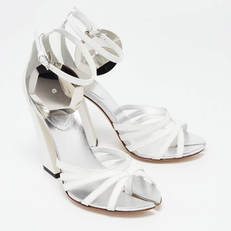 Pre Owned Burberry White Leather Split-Toe Hove Sandals Size 38