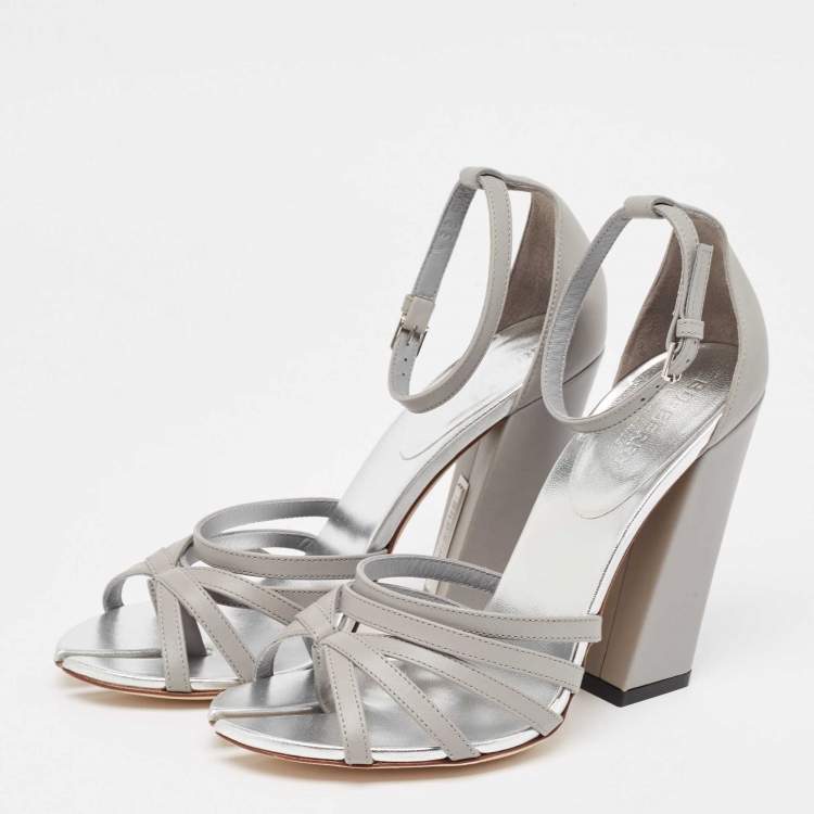BURBERRY★素敵！HOVE GRAY LEATHER BUCKLE ANKLE THONG SANDALS NIB BURBERRY HOVE CLOUD GRAY LEATHER BUCKLE ANKLE STRAP
