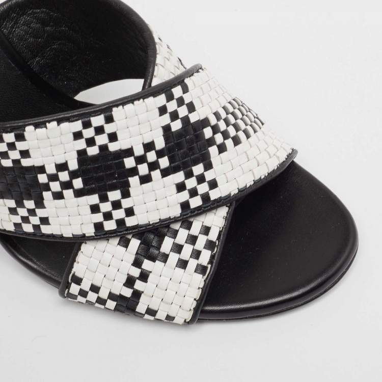 Pre Owned Burberry White/Black Woven Leather Block Heel Sandals Size 37