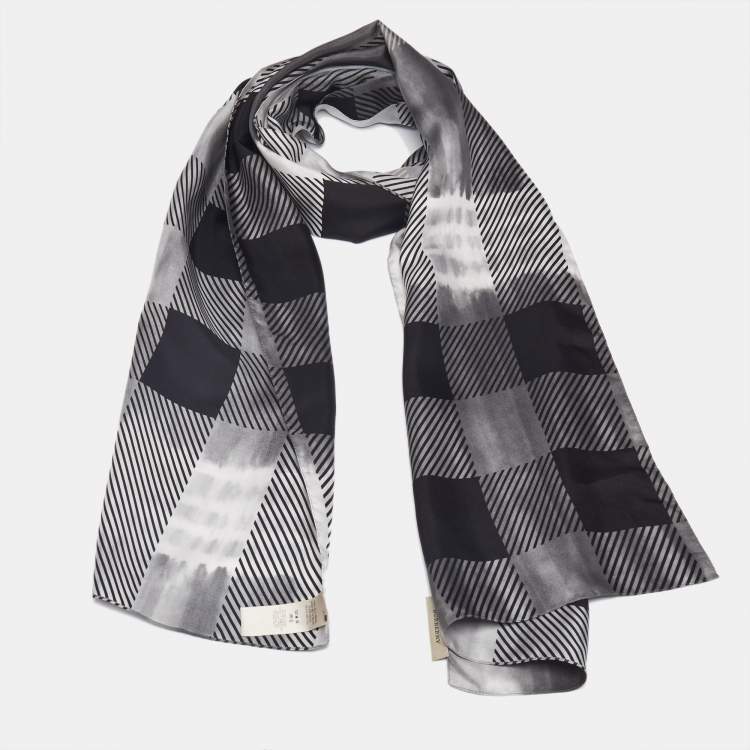 Pre Owned Burberry Black Checked Silk Scarf