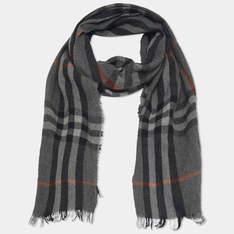 Pre Owned Burberry Grey Checks Wool Scarf
