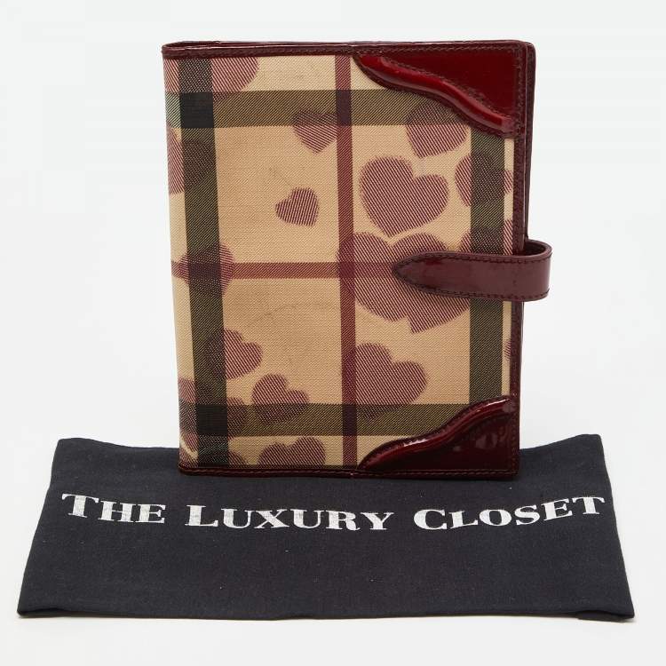 Pre Owned Burberry Burgundy Heart Nova Coated Canvas and Patent Leather Agenda Cover