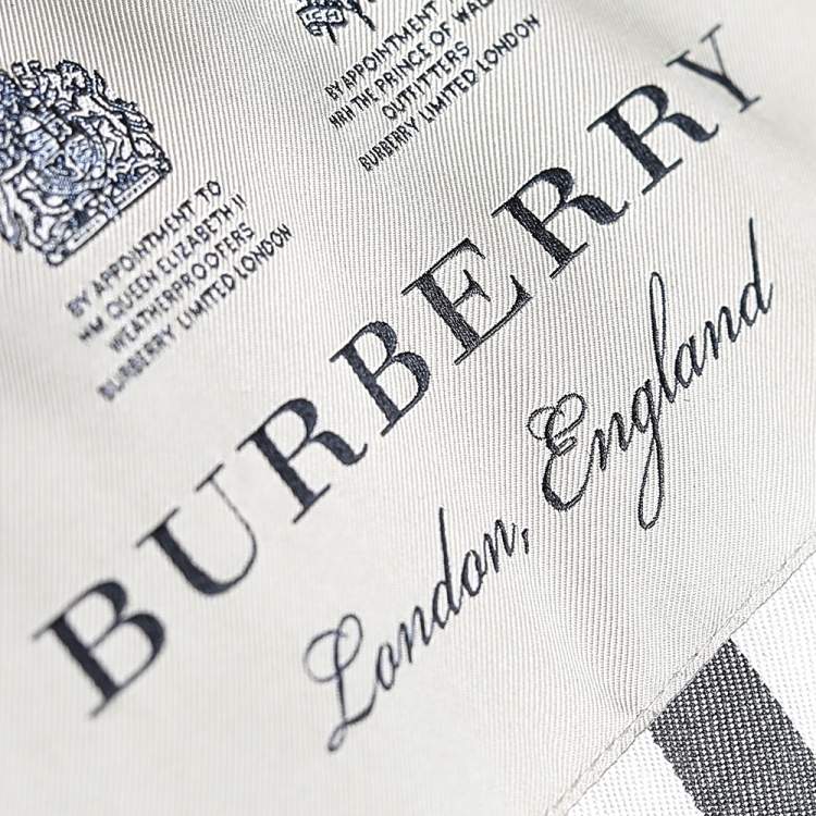 مملوكة مسبق�ًا Burberry The Sandringham Beige Belted Long Trench Coat M
