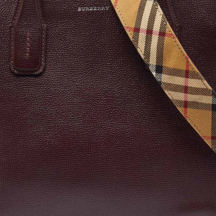 Pre Owned Burberry Burgundy Leather Medium Crimson Banner Tote