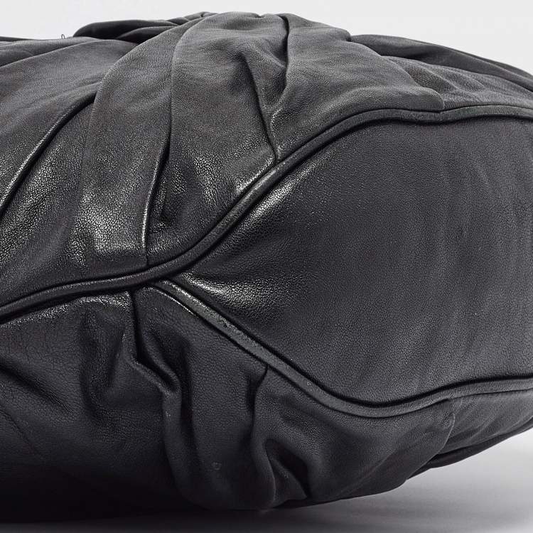 Pre Owned Burberry Black Leather Ruched Hobo