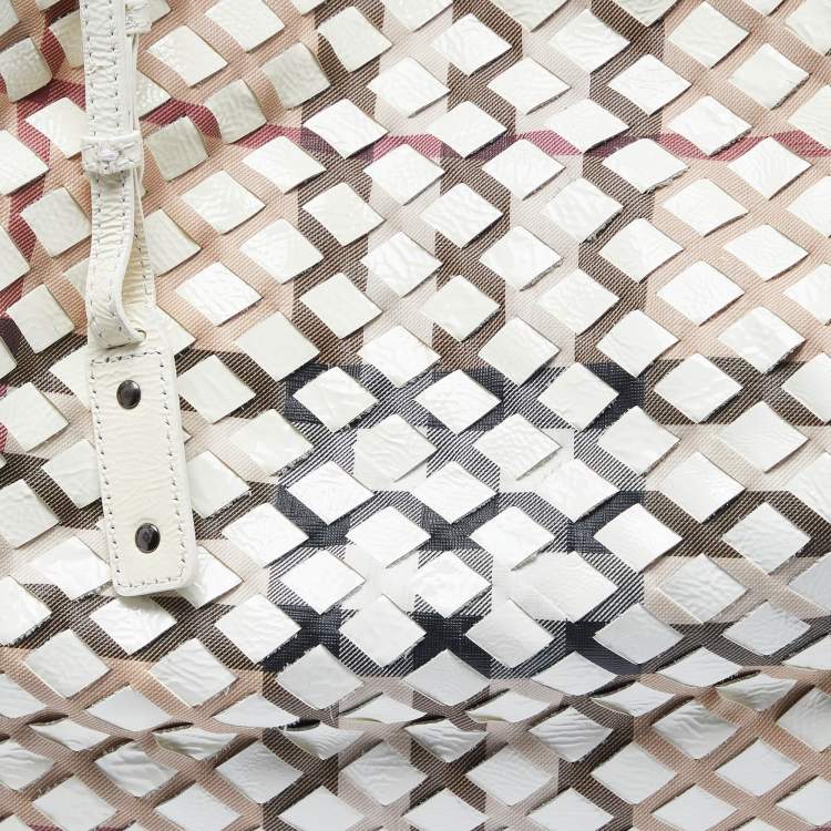 Pre Owned Burberry Beige House Check Canvas and Patent Leather Tote