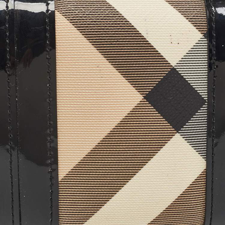 Pre Owned Burberry Black Beige Patent Leather and Coated Canvas Penrose Flap Wallet