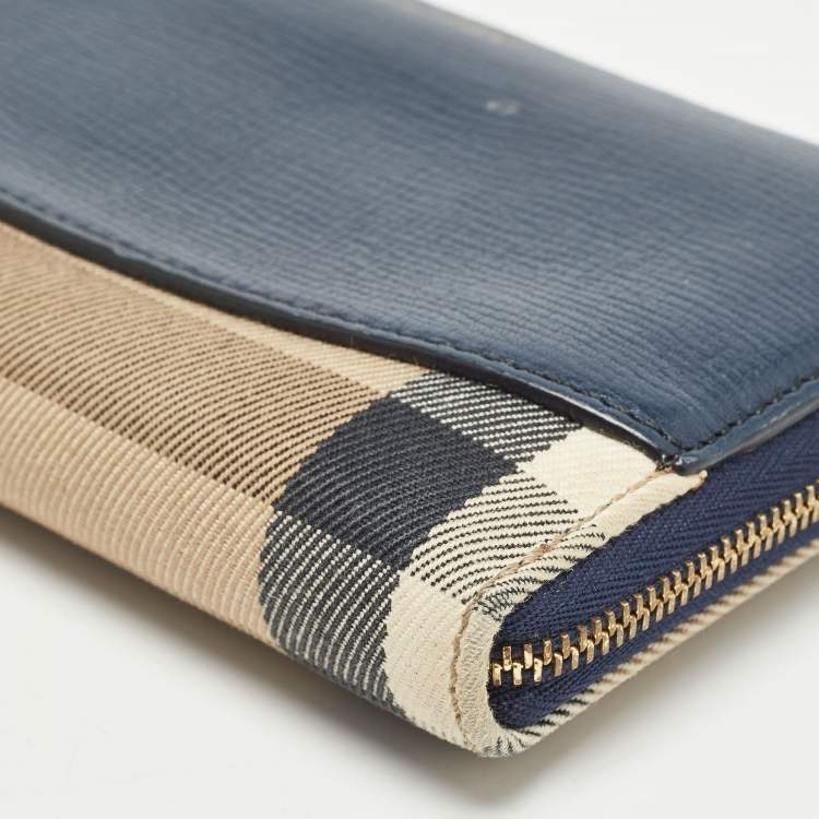 Pre Owned Burberry Navy Blue/Beige House Check Canvas and Leather Zip Continental Wallet