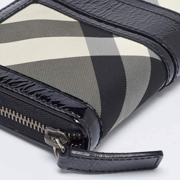 Pre Owned Burberry Grey/Black Patent Leather and Nylon Penrose Flap Wallet