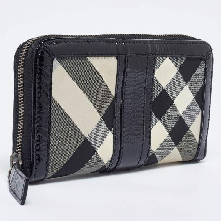 Pre Owned Burberry Grey/Black Patent Leather and Nylon Penrose Flap Wallet