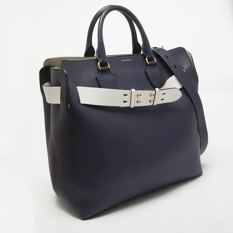 Pre Owned Burberry Navy Blue/White Leather Large Belt Bag