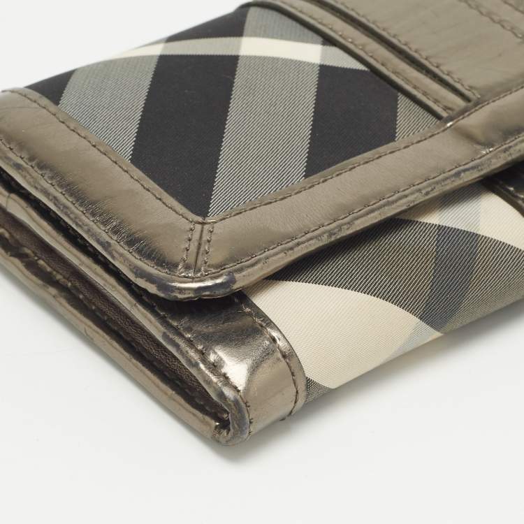 Pre Owned Burberry Metallic Nova check Nylon and Leather Penrose Continental Wallet