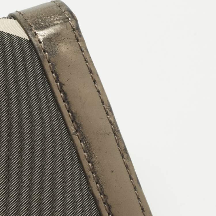 Pre Owned Burberry Metallic Nova check Nylon and Leather Penrose Continental Wallet