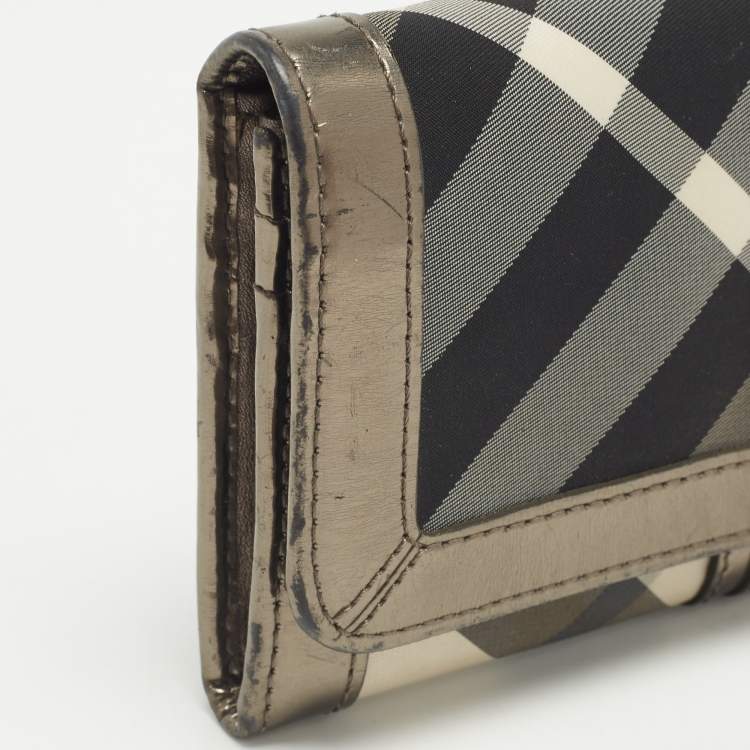 Pre Owned Burberry Metallic Nova check Nylon and Leather Penrose Continental Wallet