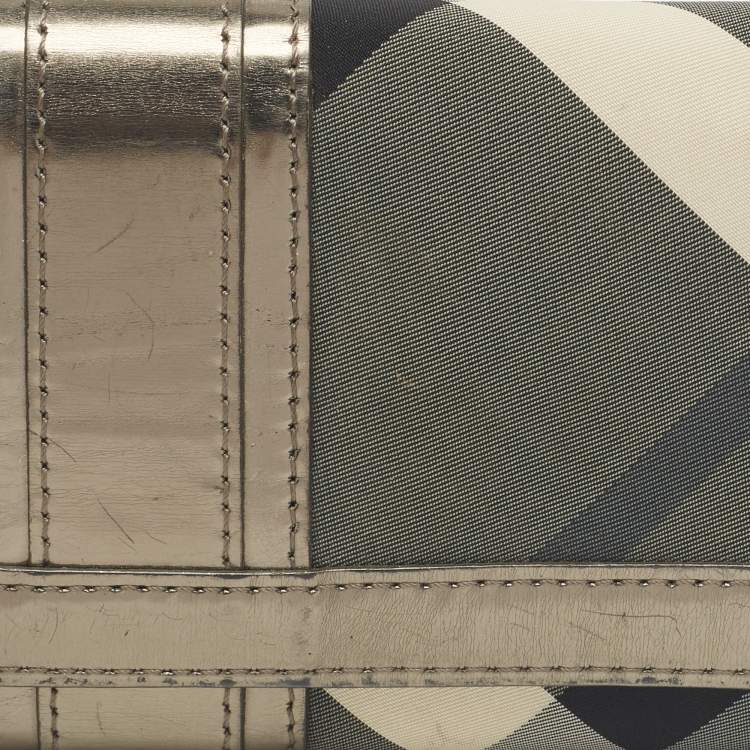Pre Owned Burberry Metallic Nova check Nylon and Leather Penrose Continental Wallet