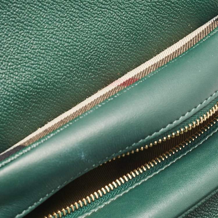 Pre Owned Burberry Green Leather Small Medley Buckle Crossbody Bag