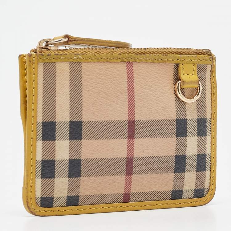 مملوكة مسبقًا Burberry Beige/Yellow House Check PVC and Leather Zip Card Holder