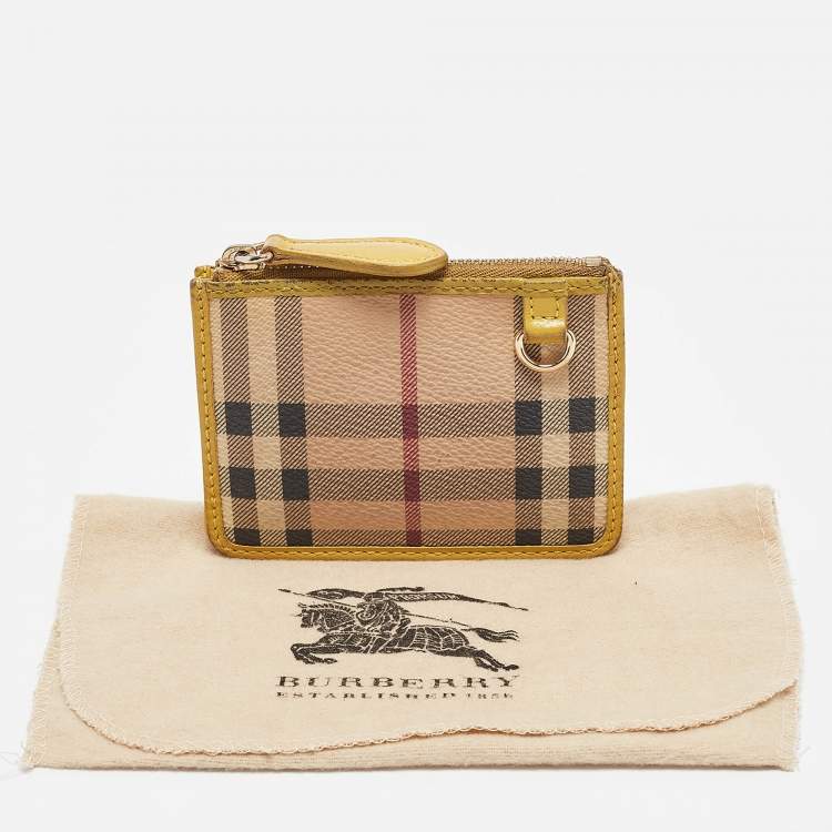مملوكة مسبقًا Burberry Beige/Yellow House Check PVC and Leather Zip Card Holder