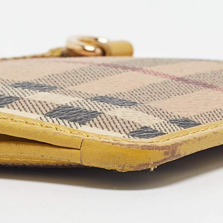 مملوكة مسبقًا Burberry Beige/Yellow House Check PVC and Leather Zip Card Holder