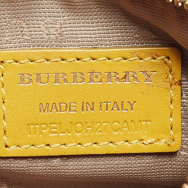 مملوكة مسبقًا Burberry Beige/Yellow House Check PVC and Leather Zip Card Holder