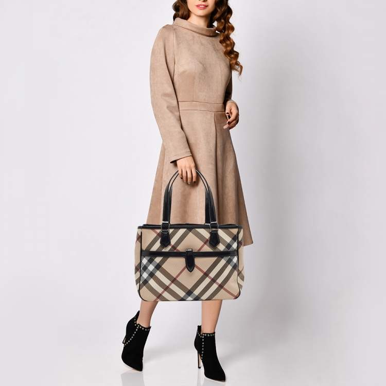 Pre Owned Burberry Black/Beige Super Nova Check Vinyl and Patent Leather Tote
