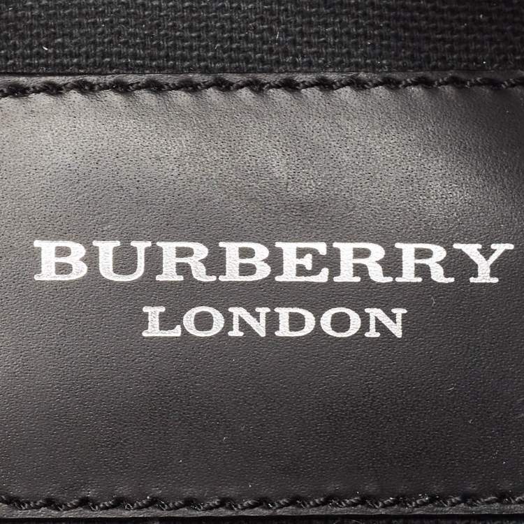 Pre Owned Burberry White Leather Cylinder Shoulder Bag