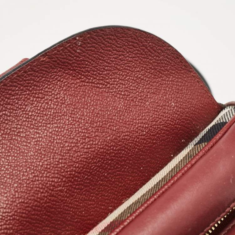 Pre Owned Burberry Burgundy Leather  Small Medley Buckle Crossbody Bag